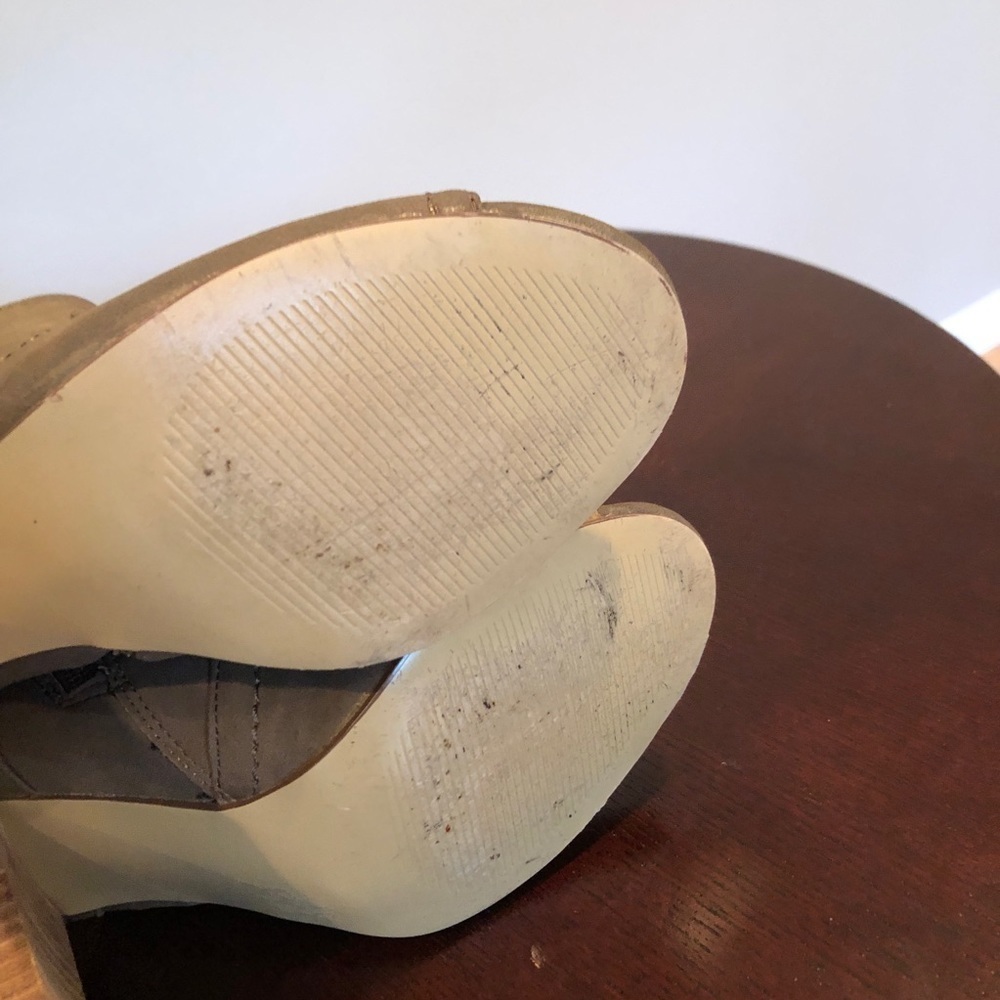 XOXO Brown Faux Leather Peep Toe zipper tassel booties size 6.5 - Picture 8 of 11